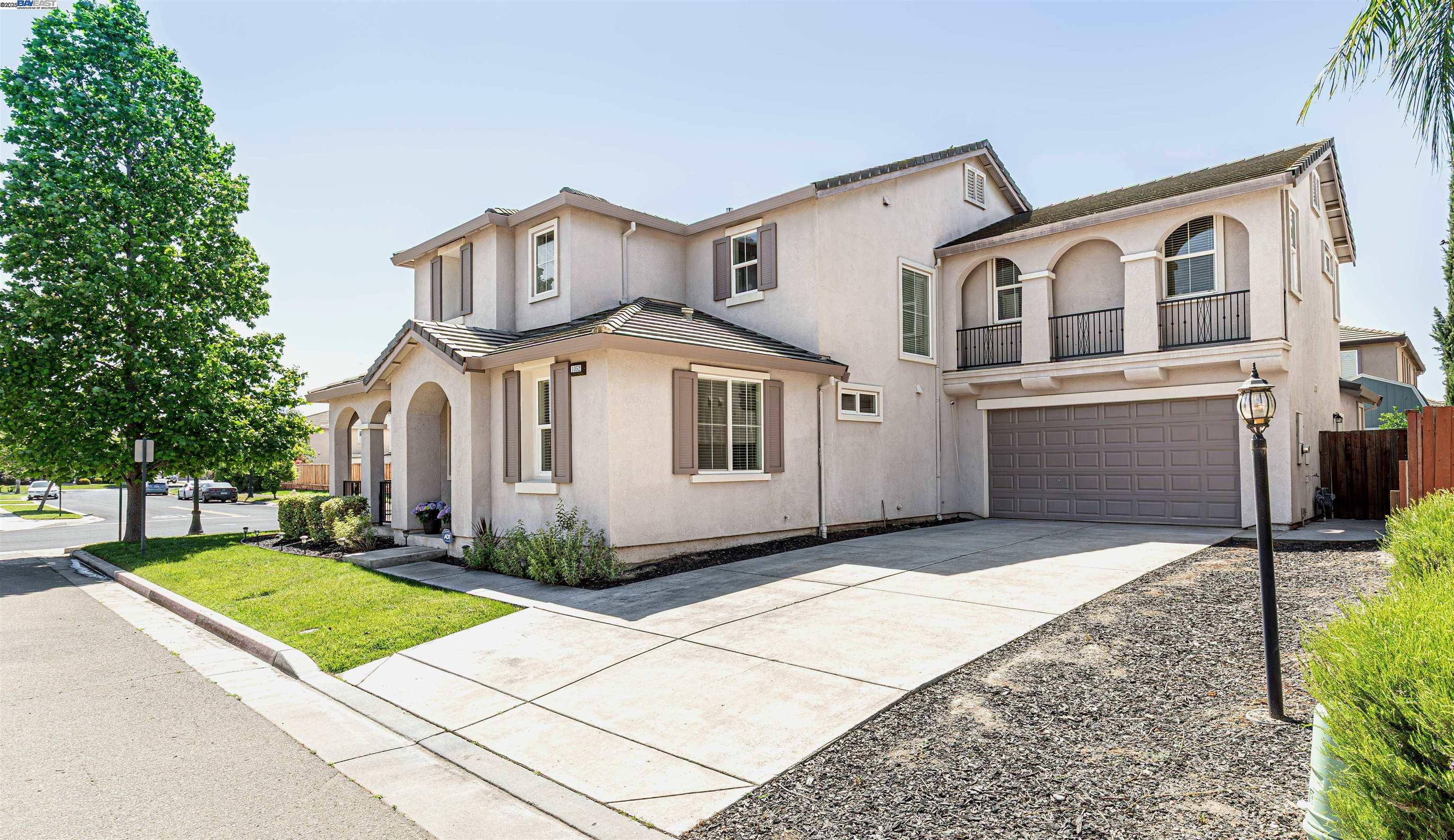 1052 Moss Ln