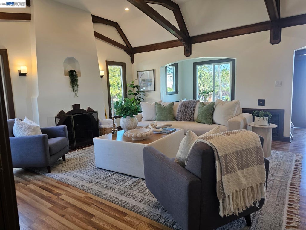 Photo of 2569 Maxwell Ave, Oakland, CA 94601 (MLS # 41145733)