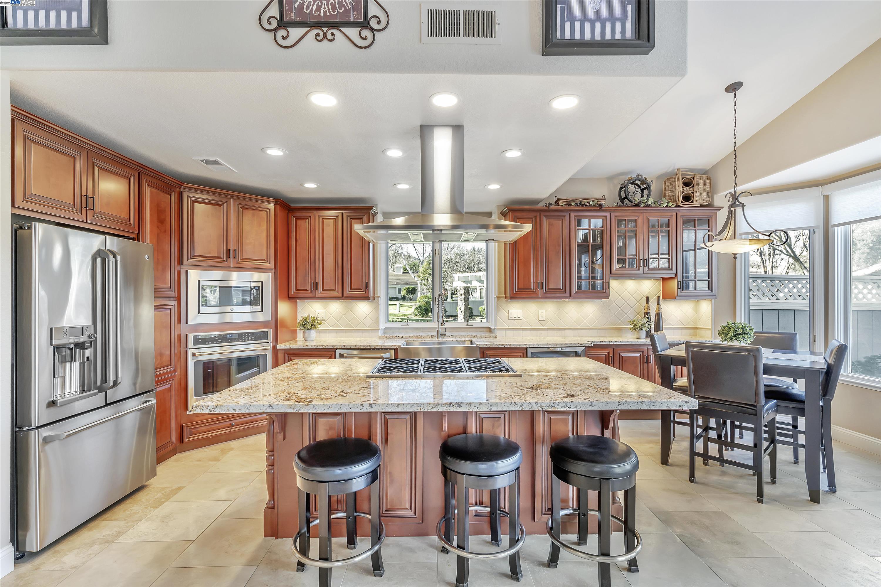 7903 Riviera Ct