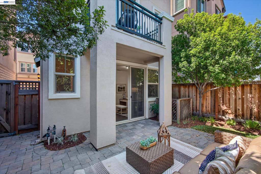 Photo of 2928 Worthing Common, Livermore, CA 94550 (MLS # 41143570)