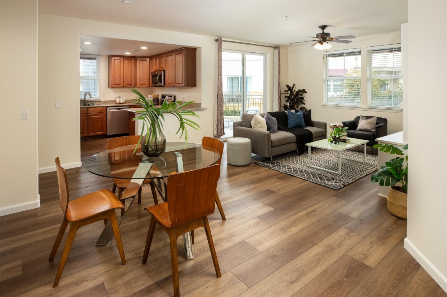 San Jose, California 95126, United States, 3 Bedrooms Bedrooms, ,2 BathroomsBathrooms,Residential,Active,114517