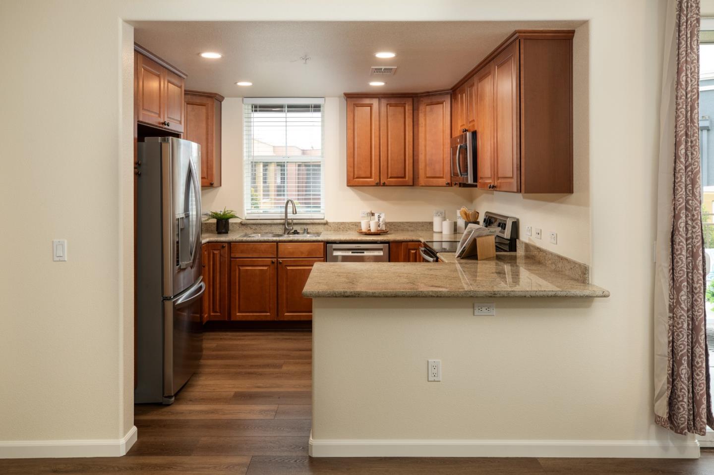 San Jose, California 95126, United States, 3 Bedrooms Bedrooms, ,2 BathroomsBathrooms,Residential,Active,114517