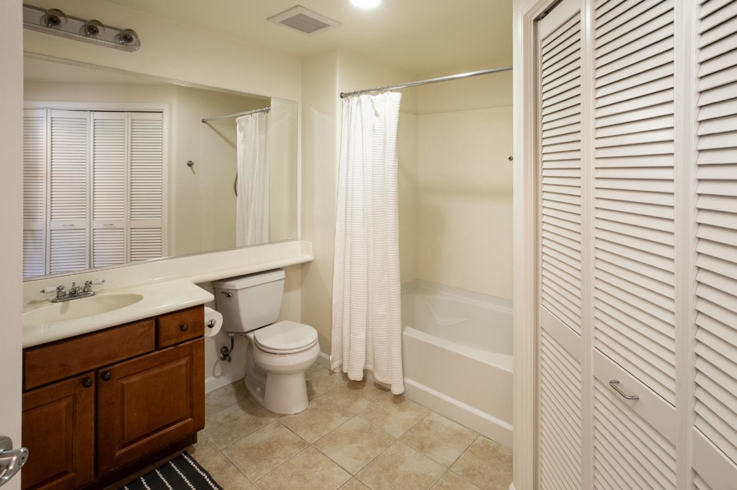 San Jose, California 95126, United States, 3 Bedrooms Bedrooms, ,2 BathroomsBathrooms,Residential,Active,114517