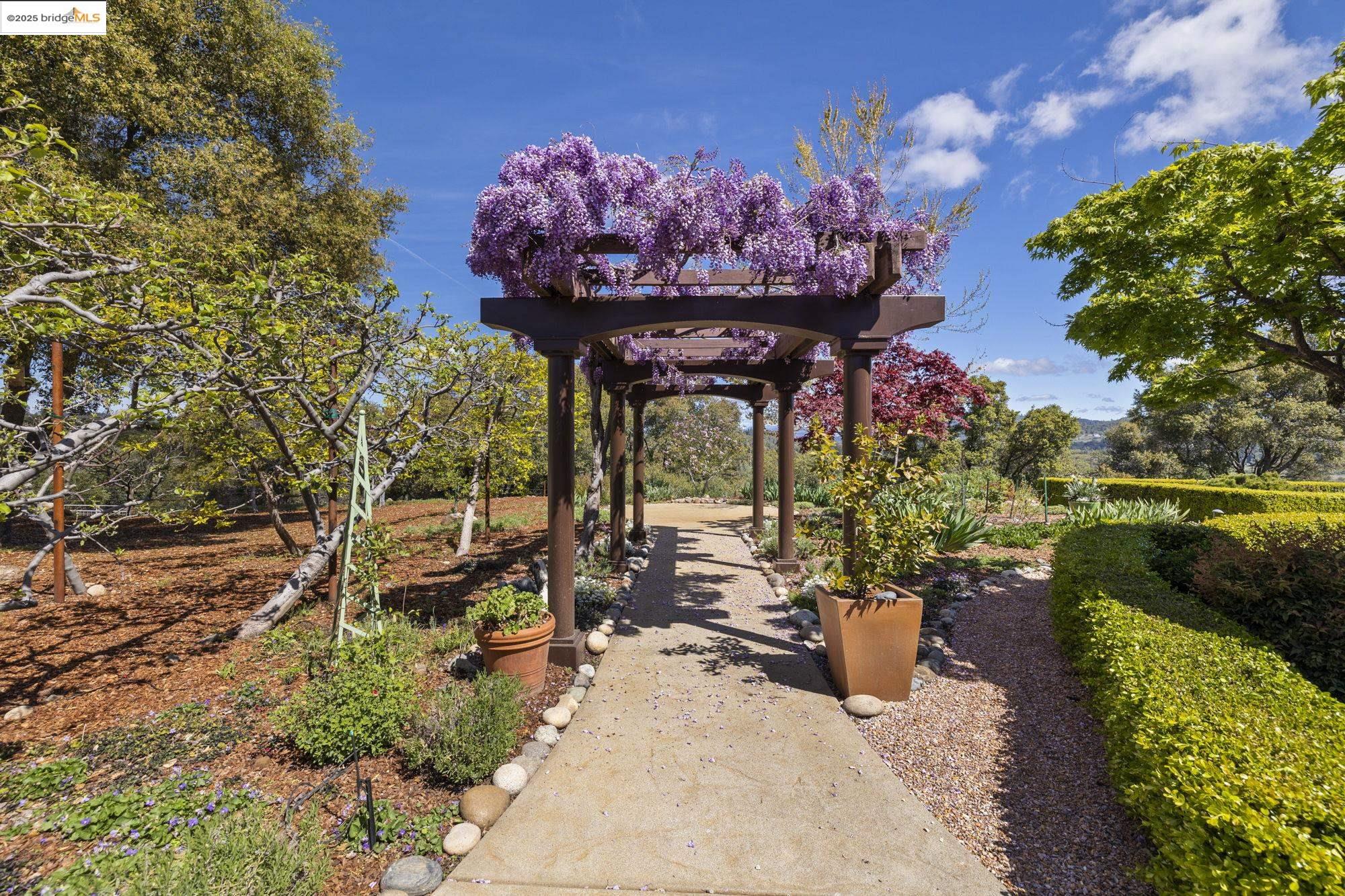 10270 Slate Rim Rd, Sonora, CA, 95370, USA, 3 Bedrooms Bedrooms, ,3 BathroomsBathrooms,Residential,Active,10270 Slate Rim Rd,41111024