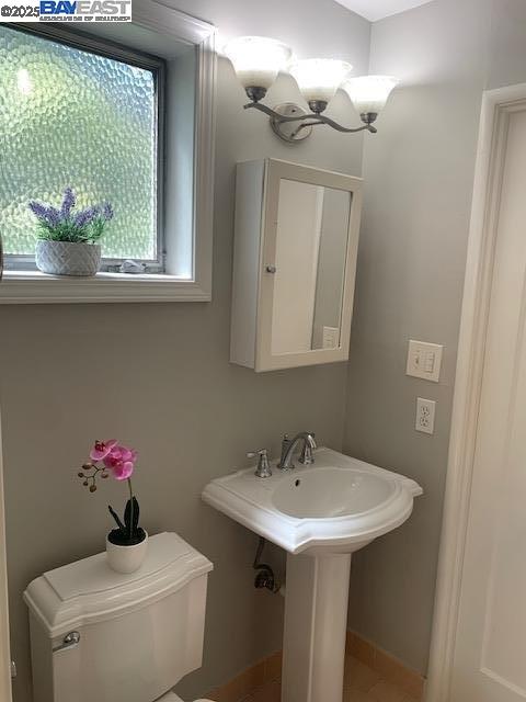 San Leandro, California 94578, United States, 6 Bedrooms Bedrooms, ,Residential,Pending,113502