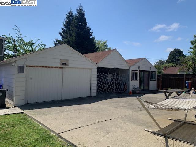 San Leandro, California 94578, United States, 6 Bedrooms Bedrooms, ,Residential,Pending,113502