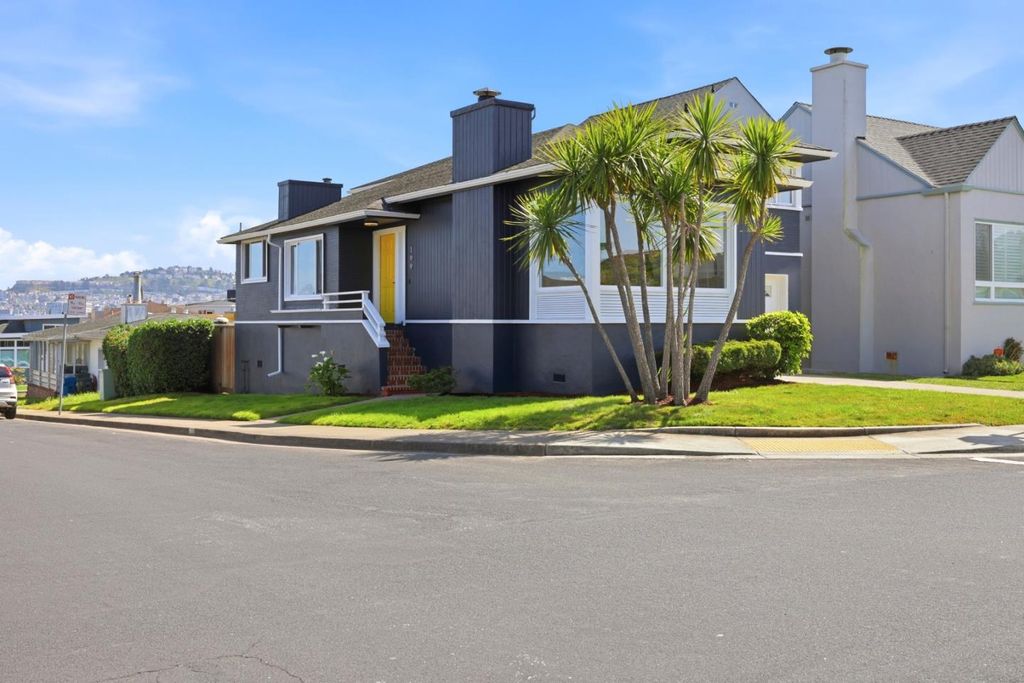 Photo of 199 Westbrook Avenue, Daly City, CA 94015 (MLS # ML82040613)