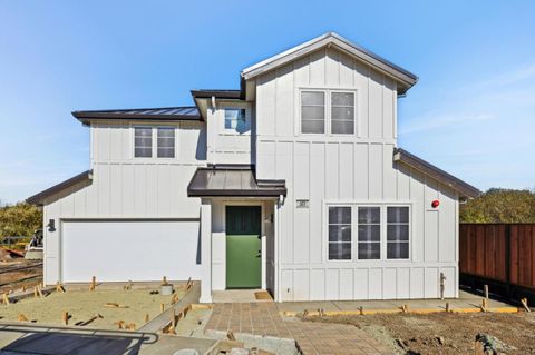 Photo of 577 Creekside Court, Half Moon Bay, CA 94019 (MLS # ML82029004)