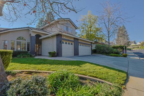 Photo of 424 Coventry Place, Danville, CA 94506 (MLS # ML82034061)