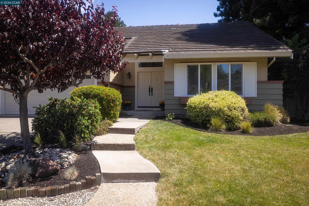 Photo of 87 Lone Pine Court, San Ramon, CA 94582 (MLS # 41135533)