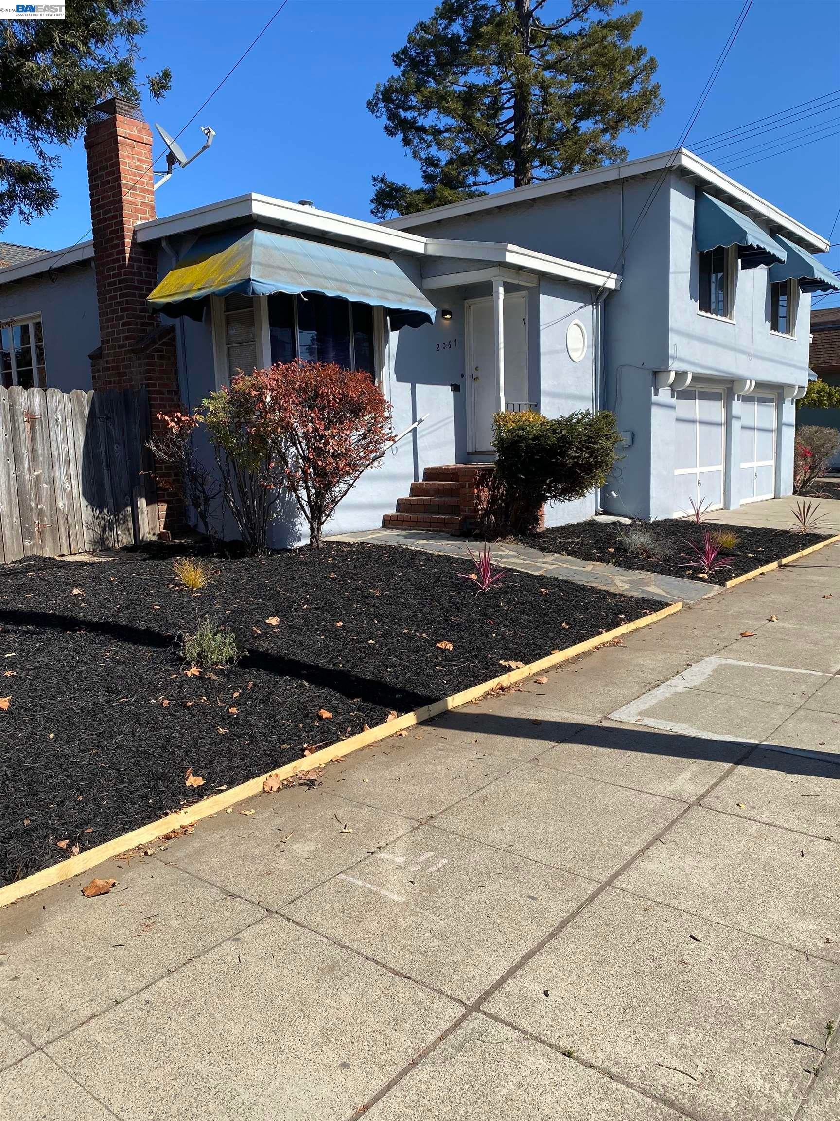 2069 Lincoln Ave.