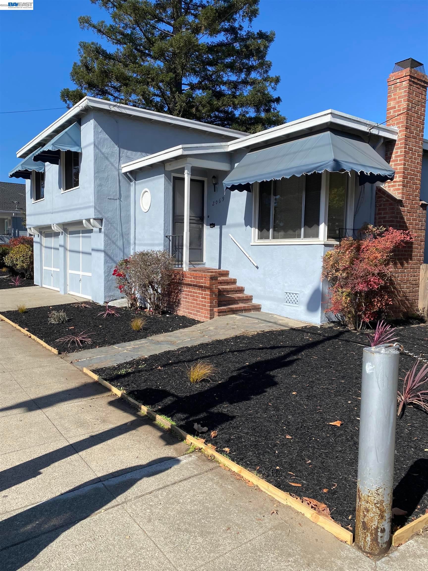 2069 Lincoln Ave.