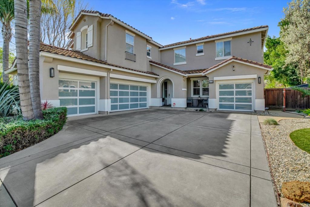 Photo of 1684 Edera Place, Brentwood, CA 94513 (MLS # ML82040977)
