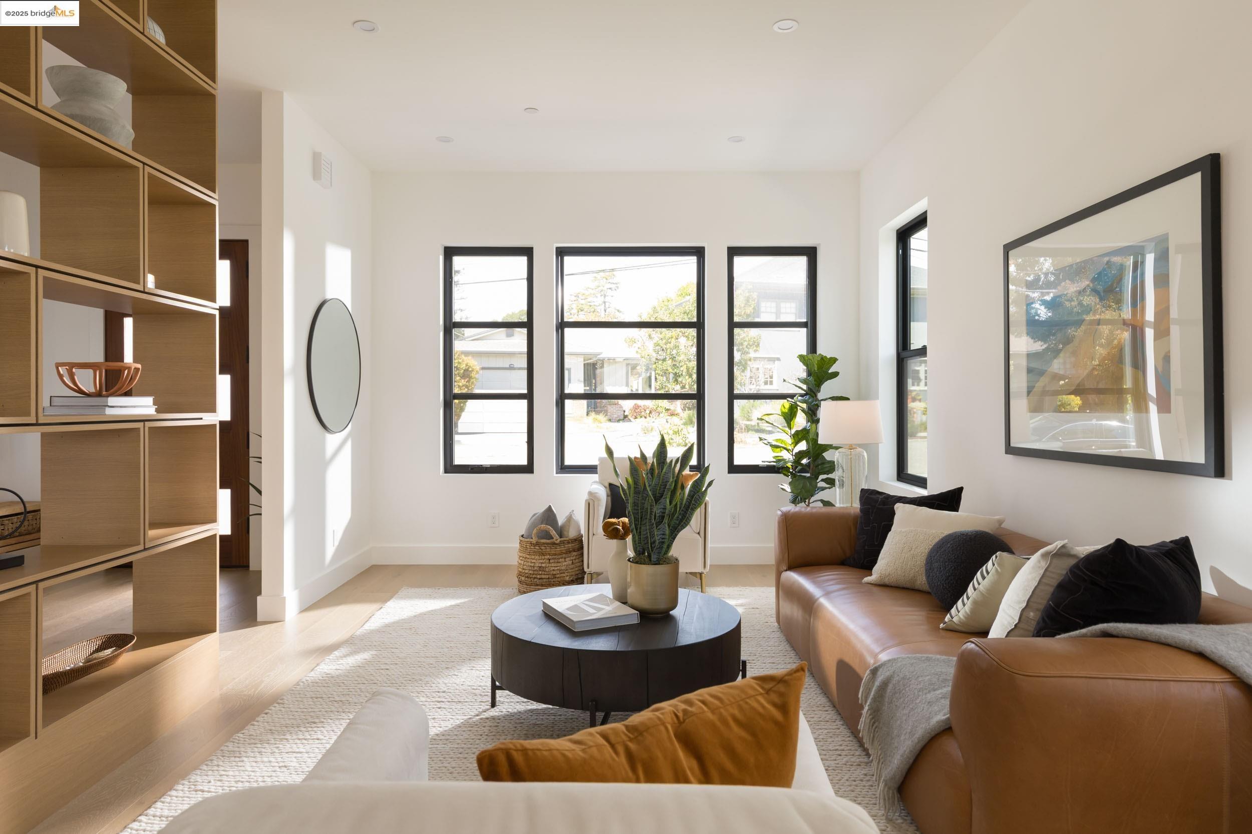 1046 Ashmount