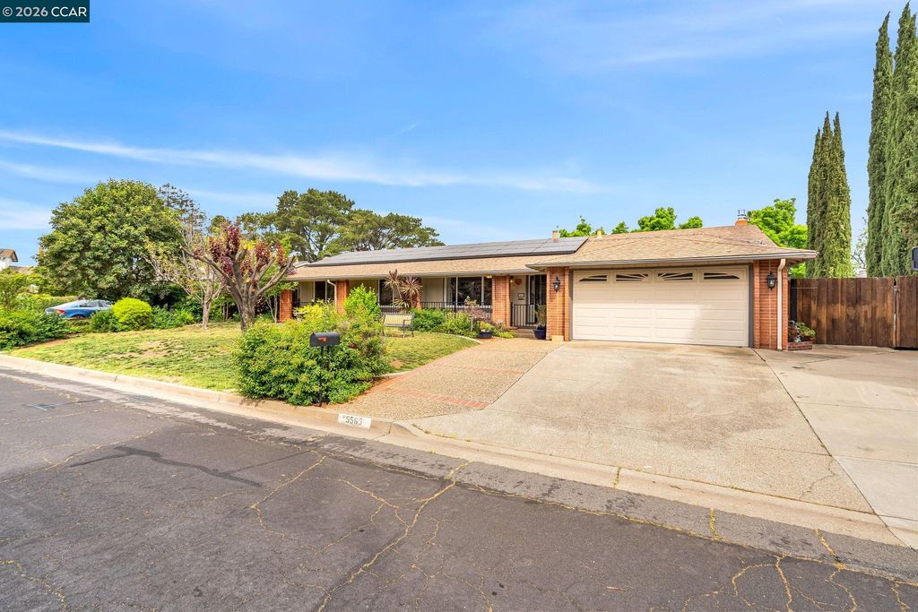 Photo of 5565 Banff Ct, Concord, CA 94521 (MLS # 41129207)