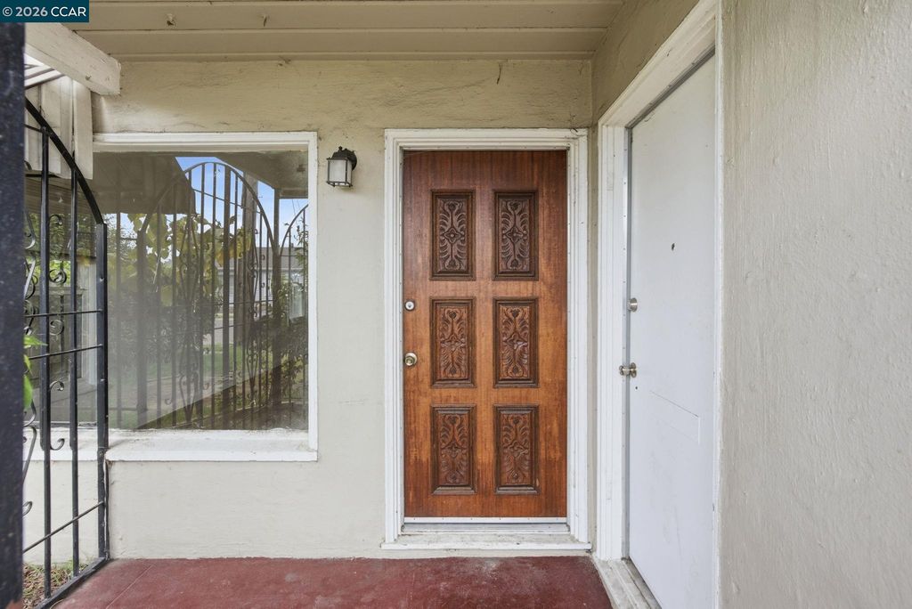 Photo of 6719 Eastlawn St, Oakland, CA 94621 (MLS # 41129172)