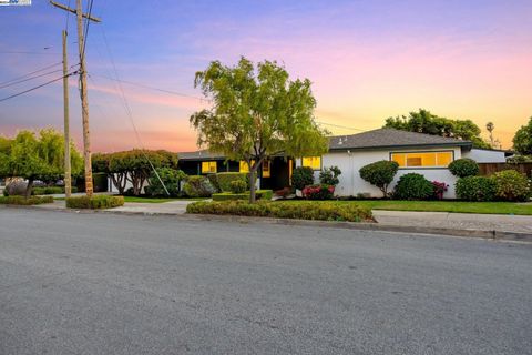 A home in San Leandro