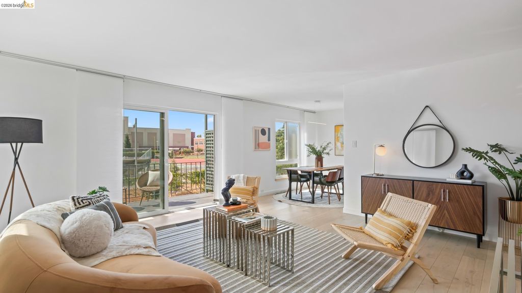 Photo of 802 N Delaware St #APT 202, San Mateo, CA 94401 (MLS # 41129539)