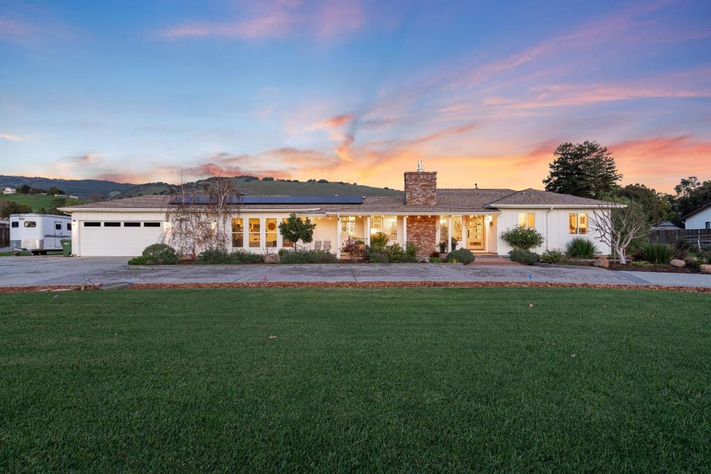 Photo of 10500 Travis Court, Gilroy, CA 95020 (MLS # ML82028814)