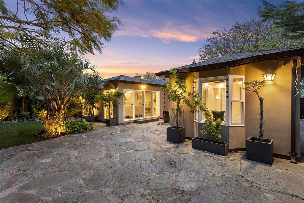 Photo of 1529 Cameo Drive, San Jose, CA 95129 (MLS # ML82040742)