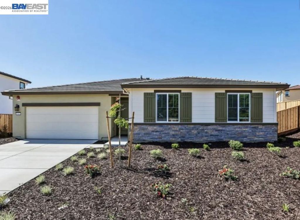 Photo of 5412 Golden Eagle Street, Antioch, CA 94531 (MLS # 41135524)