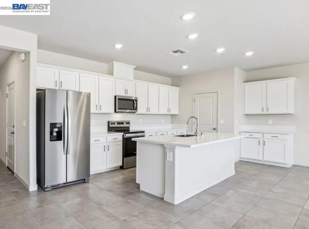 Photo of 5412 Golden Eagle Street, Antioch, CA 94531 (MLS # 41135524)