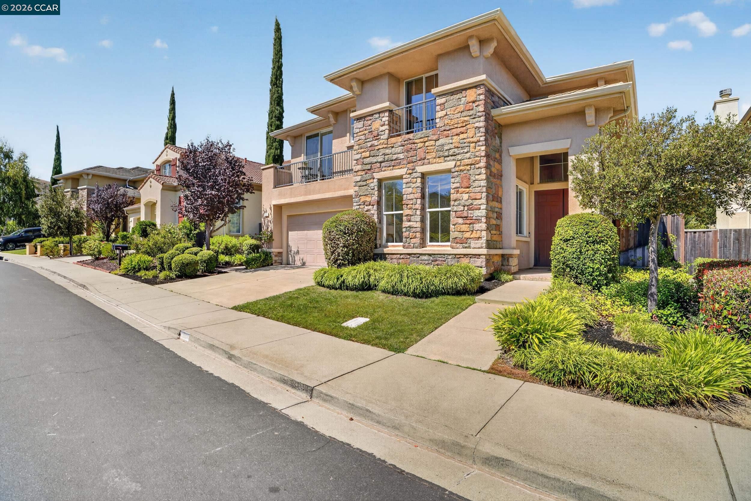 772 Pradera Way