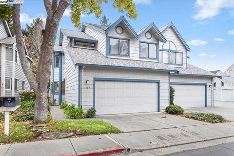 Photo of 303 Delmonte Way, Pinole, CA 94564 (MLS # 41118835)