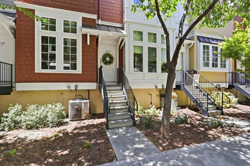 Photo of 212 Grayson Terrace, San Jose, CA 95126 (MLS # ML82056197)