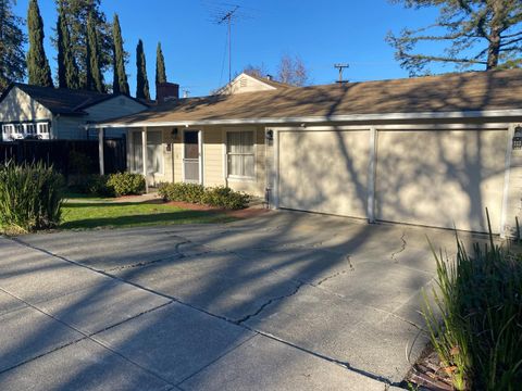 Photo of 1271 Fernside Street, Redwood City, CA 94061 (MLS # ML82029274)