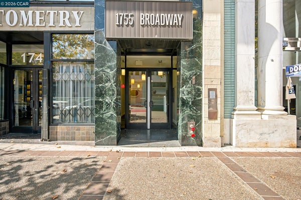 1755 BROADWAY, OAKLAND, CA 94612 - Image b34f75c8fade7906f14ac29898976bc3/2812466154