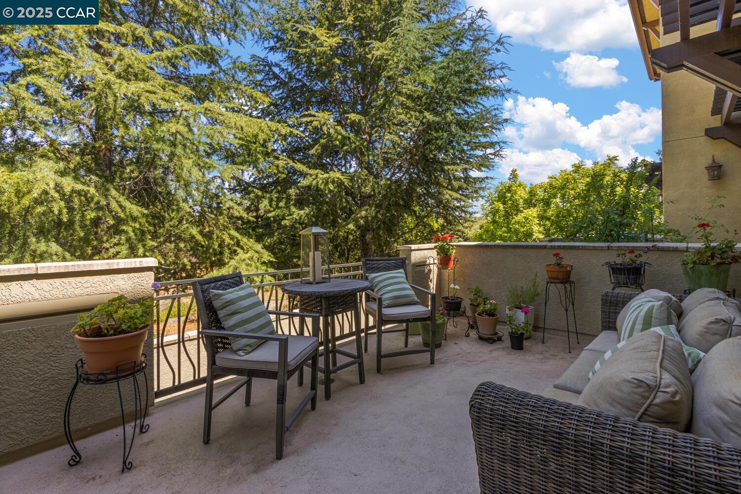 Pleasant Hill, California 94523, United States, 2 Bedrooms Bedrooms, ,3 BathroomsBathrooms,Residential,Active,158481