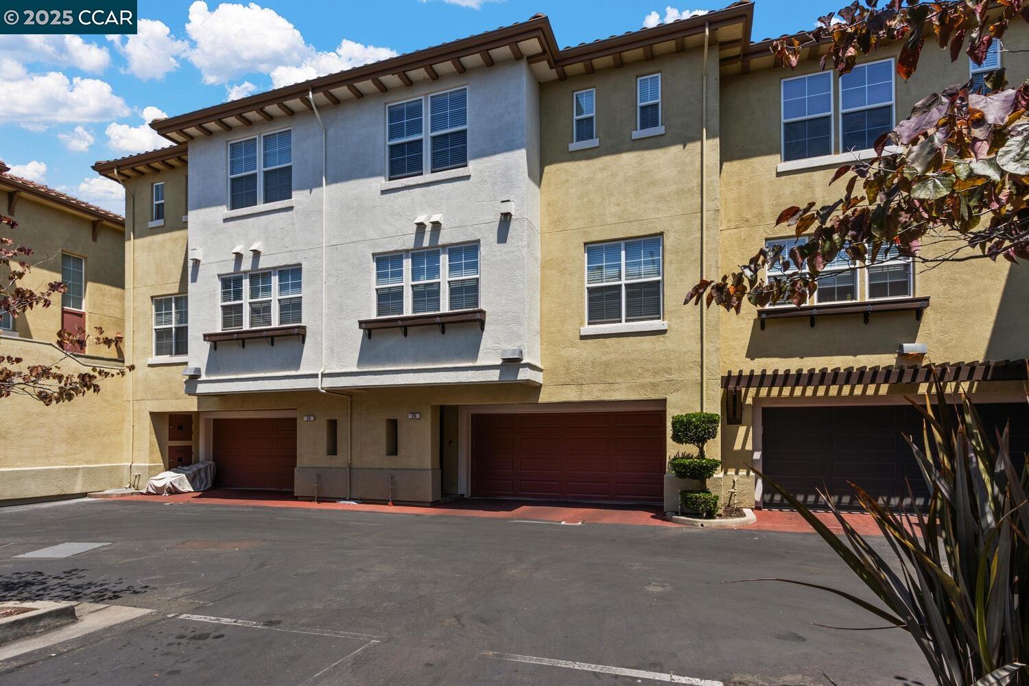 Pleasant Hill, California 94523, United States, 2 Bedrooms Bedrooms, ,3 BathroomsBathrooms,Residential,Active,158481