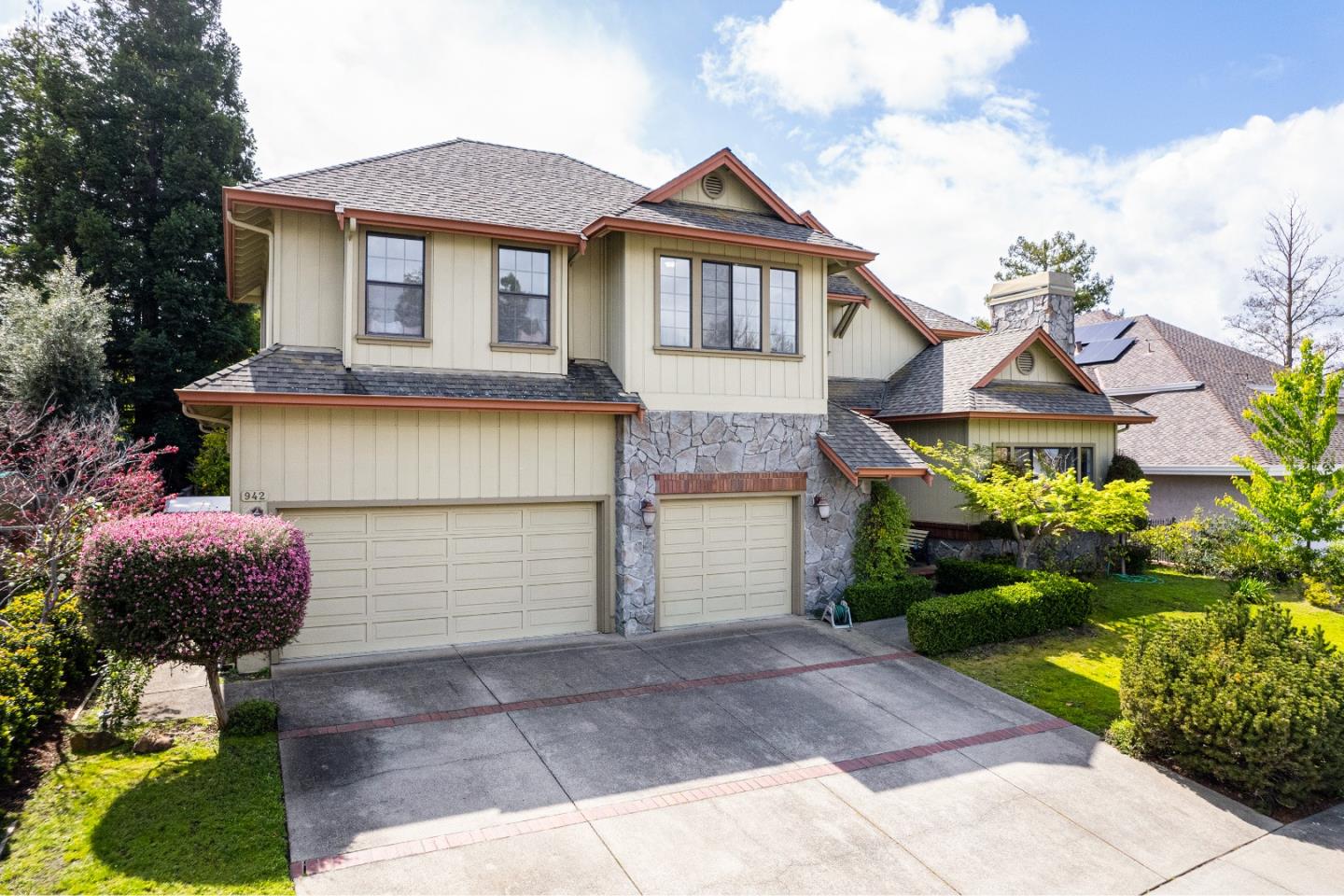 942 Finovino Court