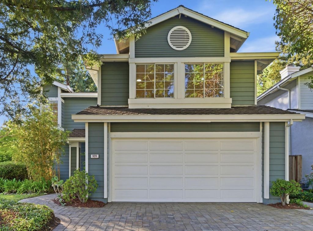 Photo of 928 Knightsbridge Lane, Redwood City, CA 94061 (MLS # ML82040779)