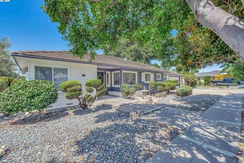 A home in San Leandro