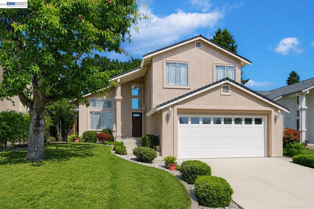 Photo of 5133 Madison Ln, Castro Valley, CA 94546 (MLS # 41135125)