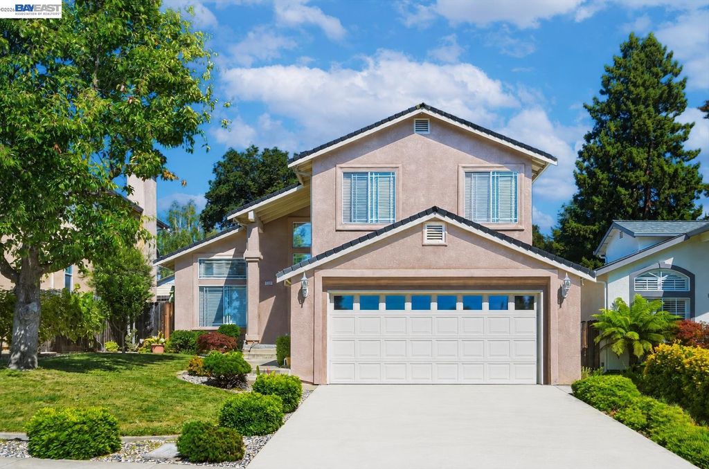 Photo of 5133 Madison Ln, Castro Valley, CA 94546 (MLS # 41135125)