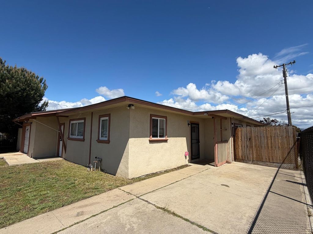 Photo of 1300 Linwood Drive, Salinas, CA 93906 (MLS # ML82044986)