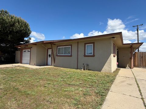 Photo of 1300 Linwood Drive, Salinas, CA 93906 (MLS # ML82044986)