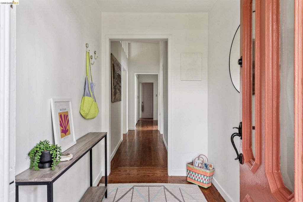 Photo of 1622 Oxford St #B, Berkeley, CA 94709 (MLS # 41131890)