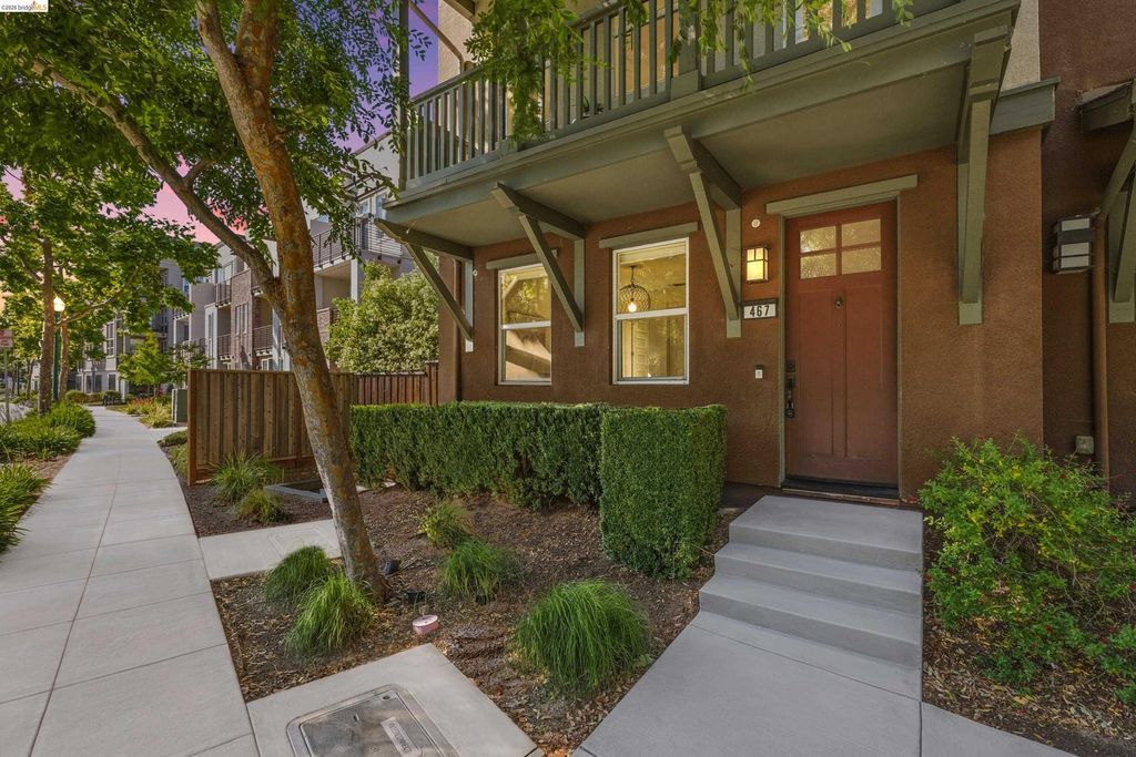 Photo of 467 Mitchell Ave, Alameda, CA 94501 (MLS # 41135644)