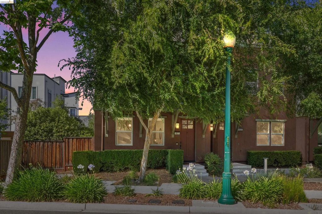 Photo of 467 Mitchell Ave, Alameda, CA 94501 (MLS # 41135644)