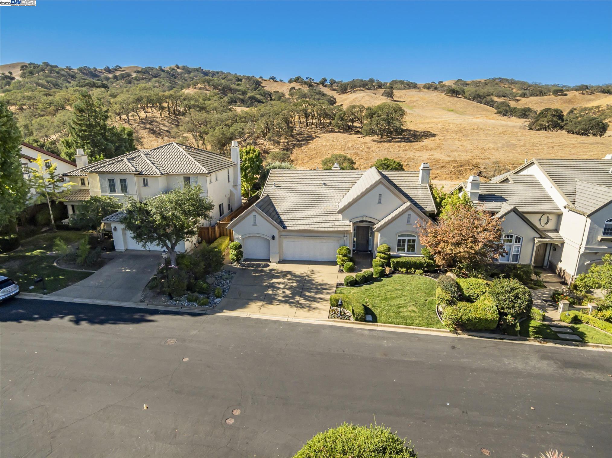3443 Gravina Place