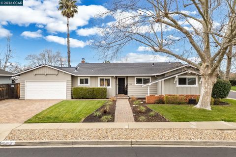 Photo of 1765 Glazier Dr, Concord, CA 94521 (MLS # 41125670)