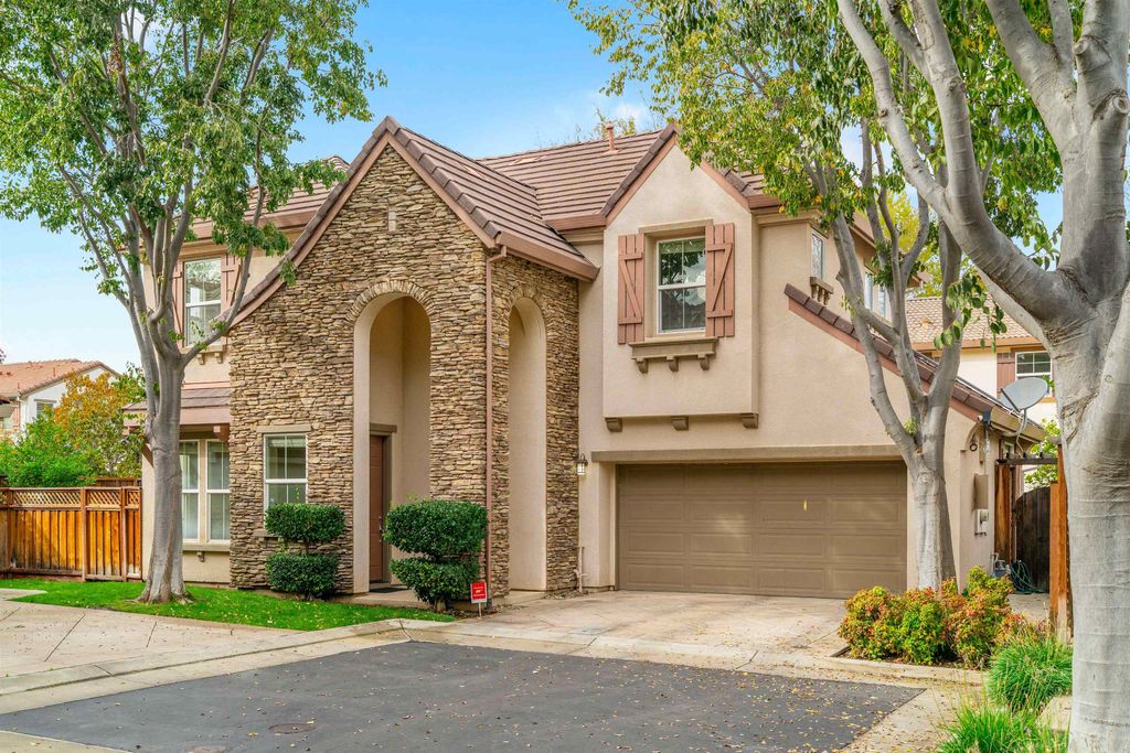 Photo of 185 S Aldea St, Mountain House, CA 95391 (MLS # 41120121)