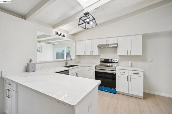 776 POINCIANA ST, HAYWARD, CA 94545 - Image b6abd63a3b85a77c3cfde9e0805fbcbd/3762904782