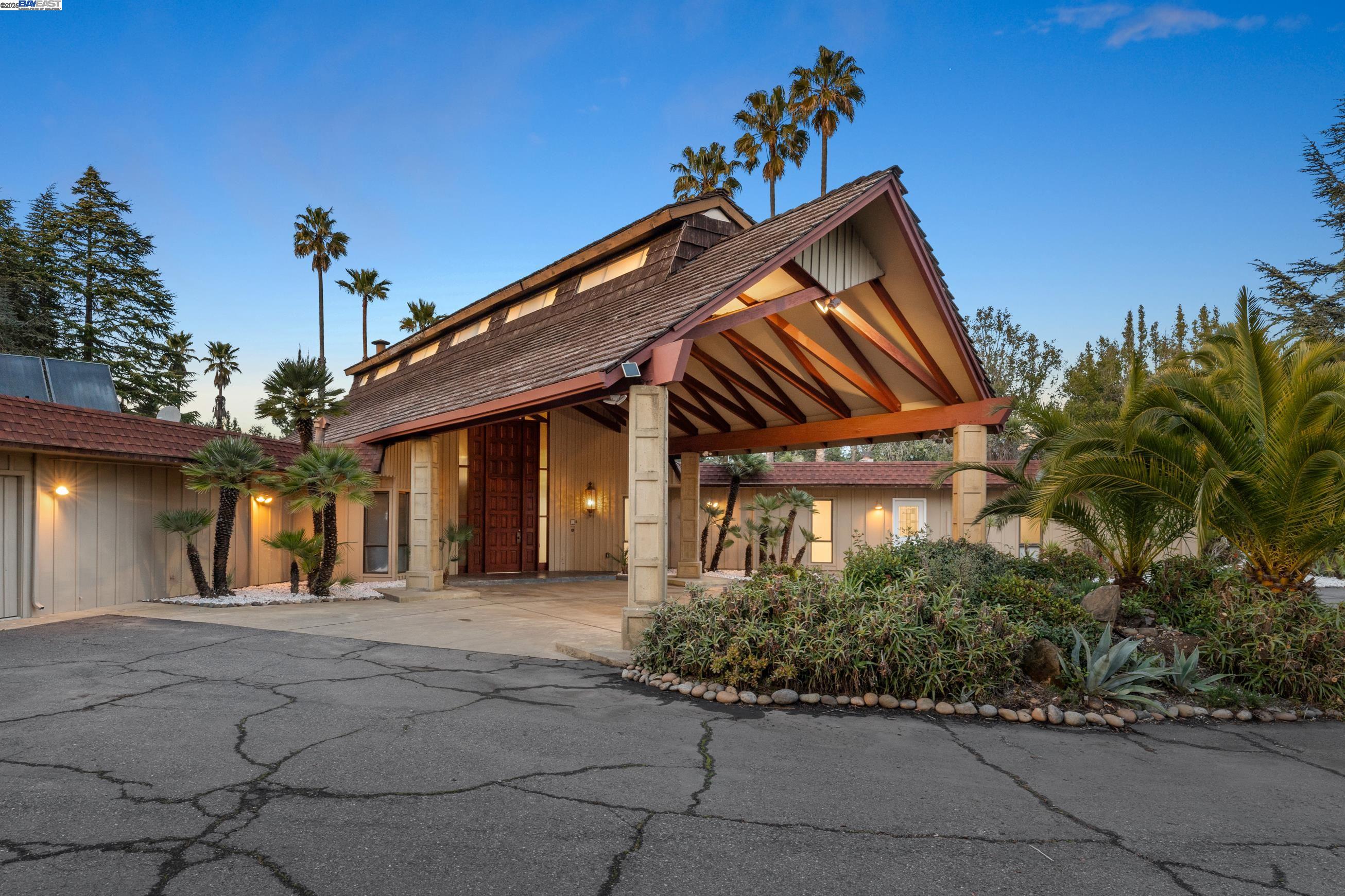 4584 Ewing Rd.