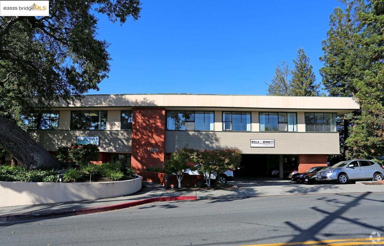 Photo 1 of 7 — 1225 Alpine Road, Walnut Creek, CA 94596