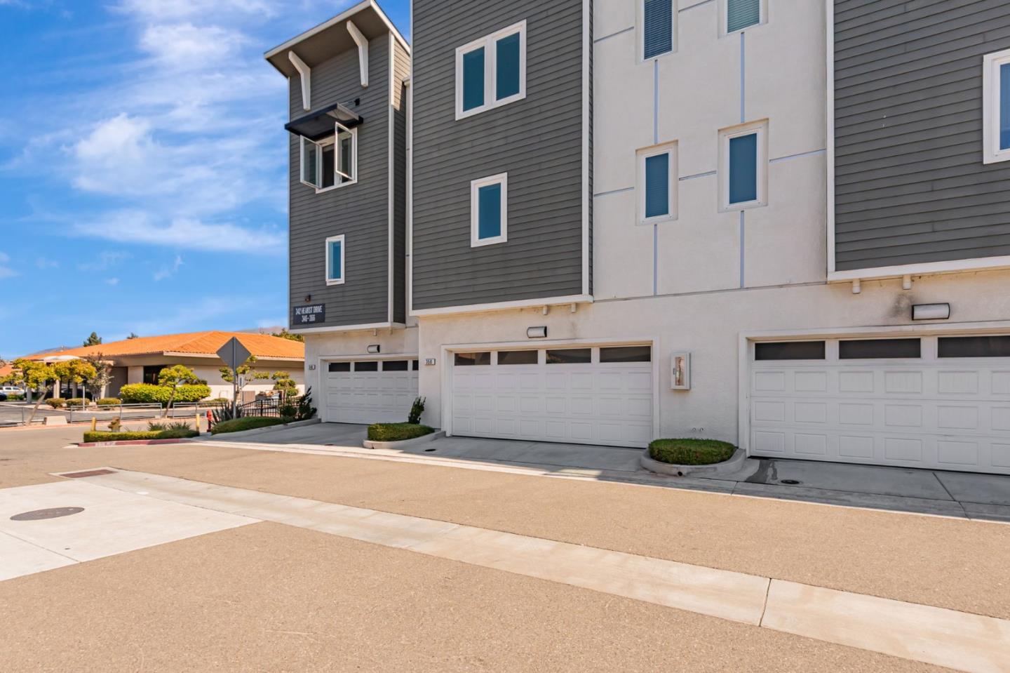 Milpitas, California 95035, United States, 3 Bedrooms Bedrooms, ,4 BathroomsBathrooms,Residential,Active,215951